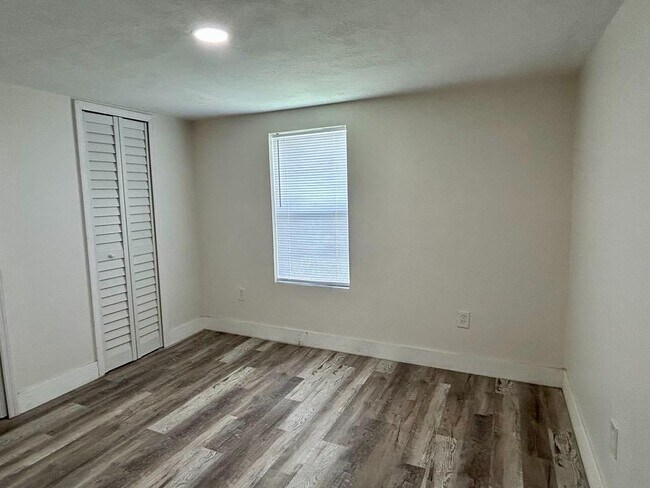 Foto del edificio - 1101 Wagon Trail Rd