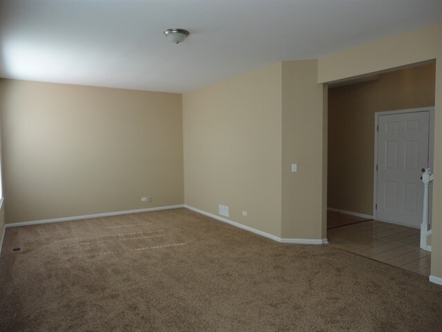 Building Photo - 313 S Shagbark Court