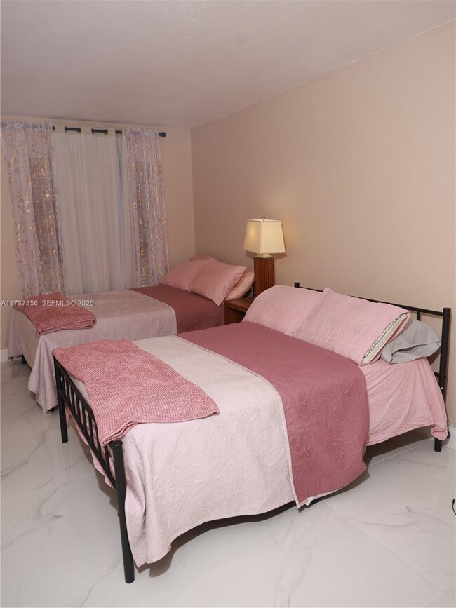 Building Photo - 5550 NW 44th St