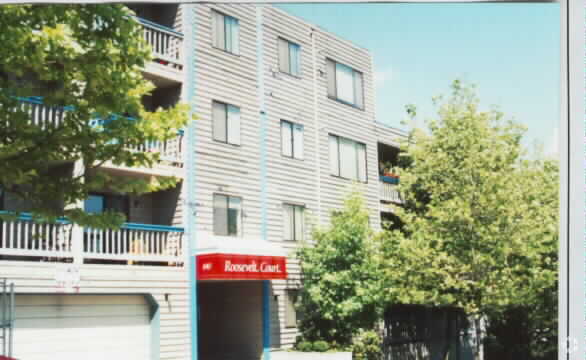 Building Photo - Roosevelt Court Apartments