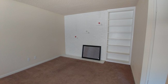 Building Photo - 6385 Tupelo Dr
