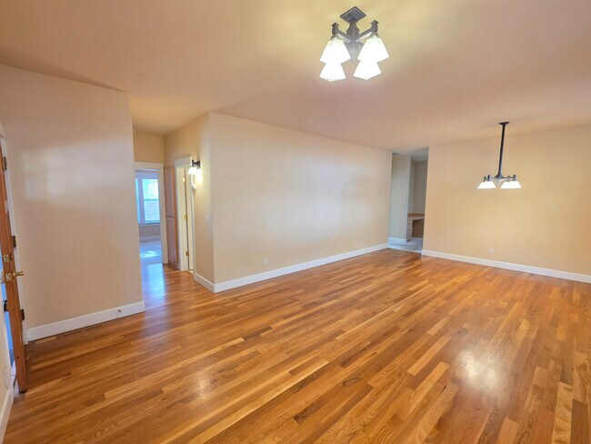 Foto del edificio - 2423 NW Awbrey Rd