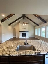 Building Photo - 1627 Rockview Dr