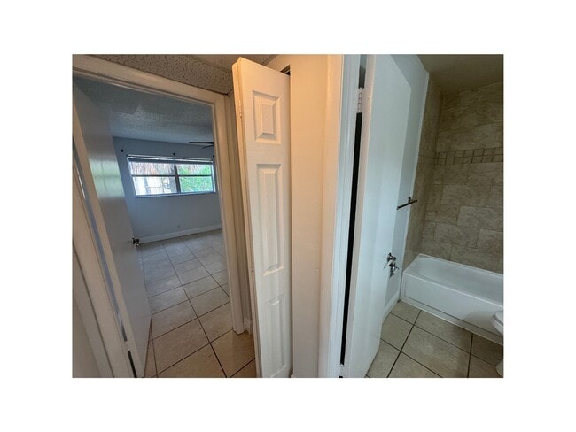 Building Photo - 4501 Treehouse Ln