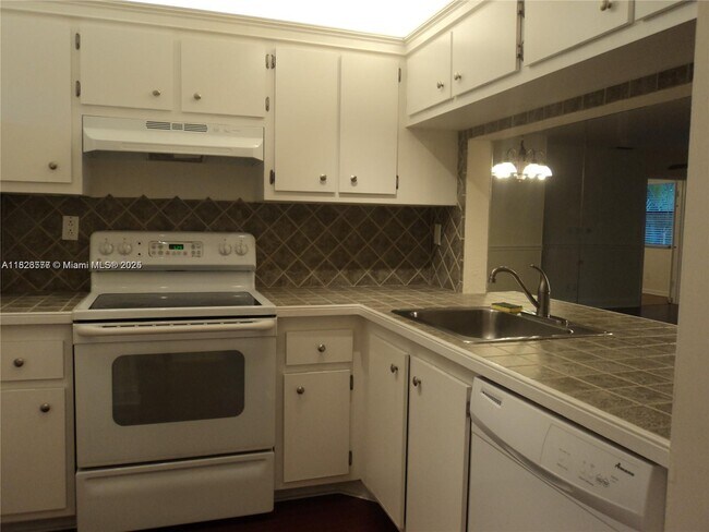 Foto del edificio - 10605 NW 11th St