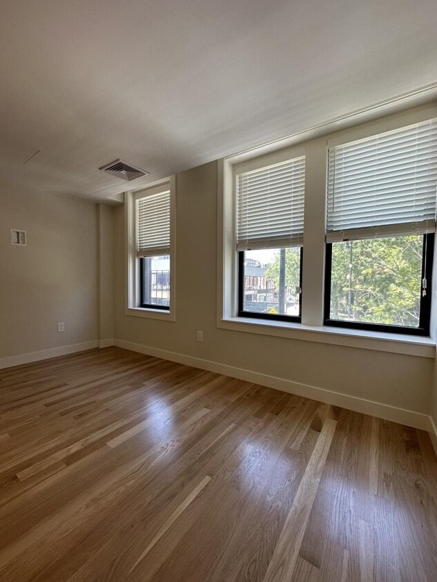 Building Photo - 1.0 bedroom in Cambridge Massachusetts 02138