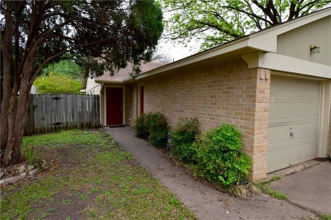 Foto del edificio - 12811 Hymeadow Dr