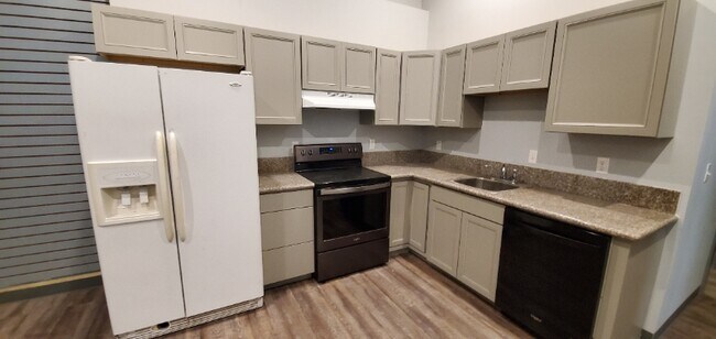 Foto del edificio - 1318 W 18th St N