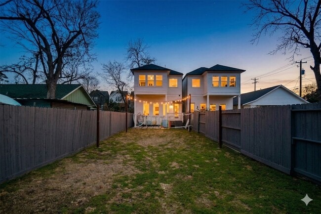 Photo - 1504 Evelyn St House