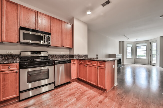 Building Photo - 520 N Halsted St