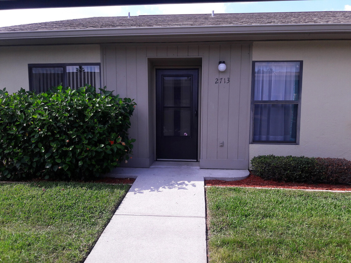 Primary Photo - Short term, turnkey furnished, 2 bedroom, ...