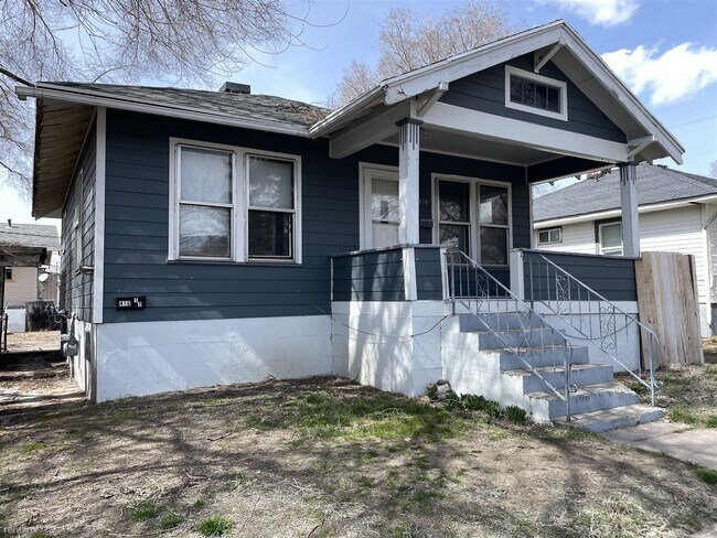 Building Photo - 3 br, 1 bath Duplex - 416 East Dillon Stre...