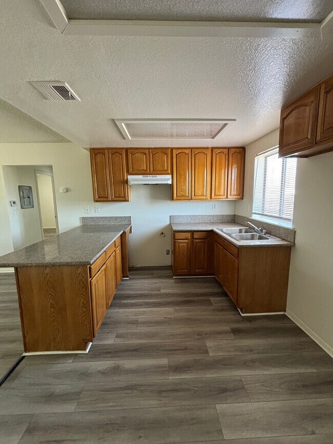 Foto del edificio - 509 E Ave Q