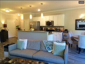 Building Photo - 14608 Via Sorrento Dr