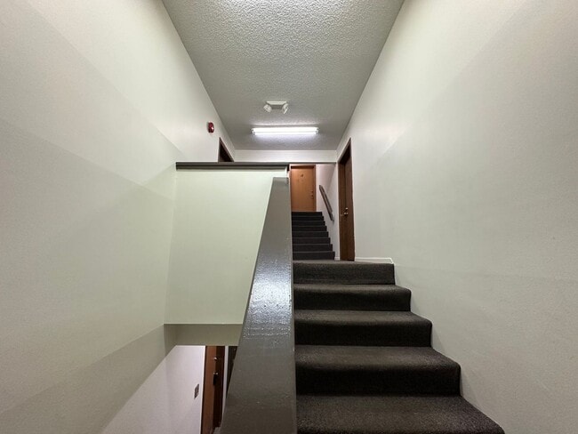 Building Photo - 1 Bed/1 Bath/ Condo near UAF
