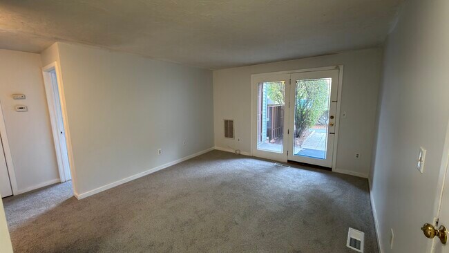 Sala de estar 1 - 189 Littleton Rd
