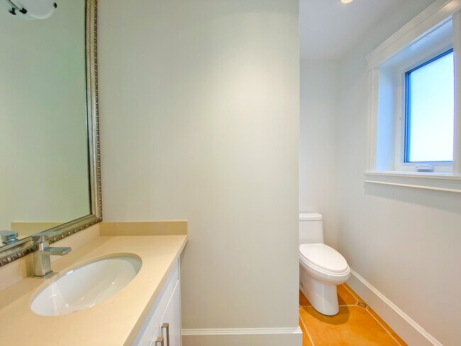 Building Photo - 4739 Osler St