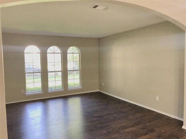 Foto del edificio - 2609 Misty Glen Dr