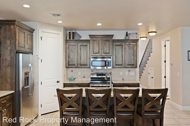 Building Photo - 4 br, 2.5 bath House - 4153 E Torrey Pines