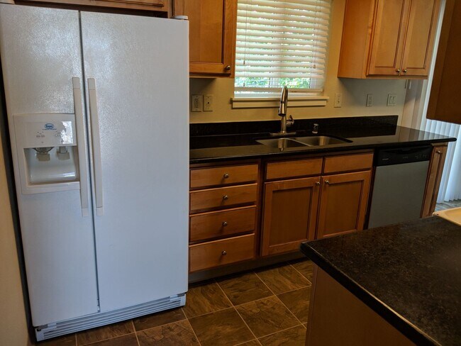 Foto del edificio - 408-410-410 128th St S