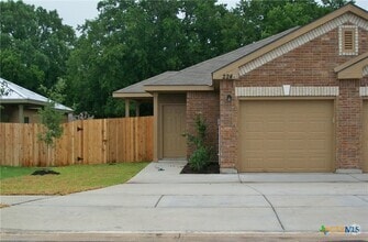 Building Photo - 224 Anne Louise Dr
