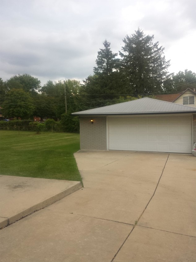 Primary Photo - 32376 Ryan Rd