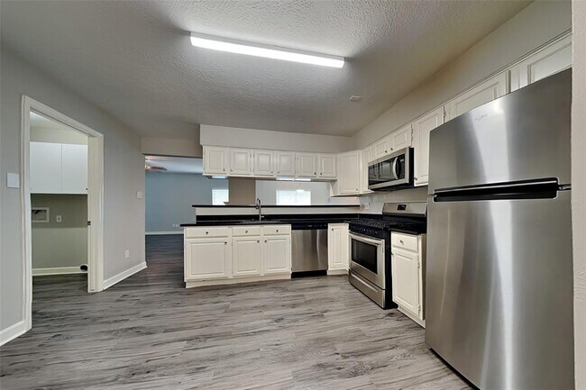 Foto del edificio - 48 N High Oaks Cir
