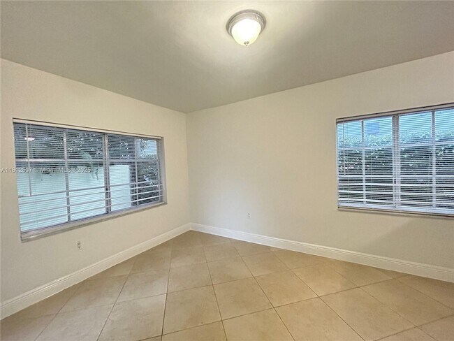 Foto del edificio - 1034 Lenox Ave.