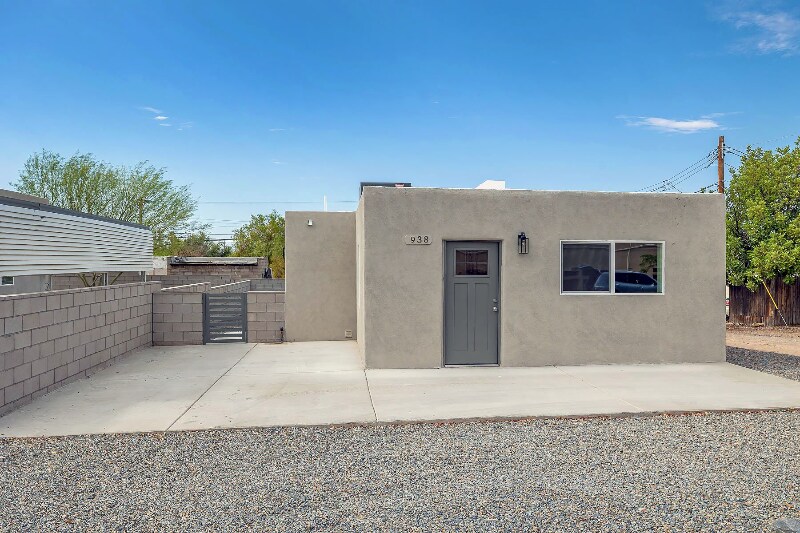Foto principal - 938 E Waverly St