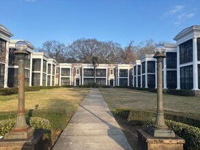 Building Photo - 1813 S Hull St