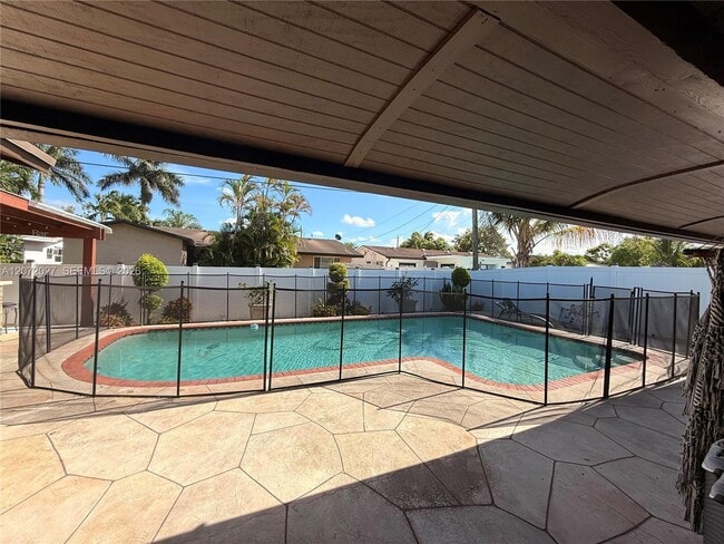 Foto del edificio - 11450 NW 30th Pl