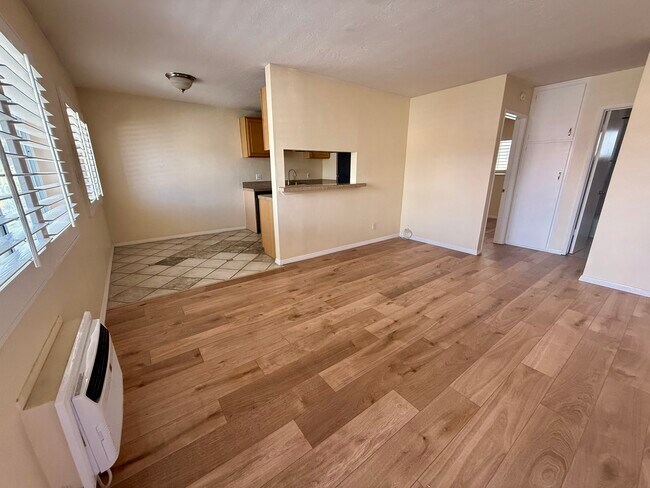 Foto del edificio - 1464 Essex St