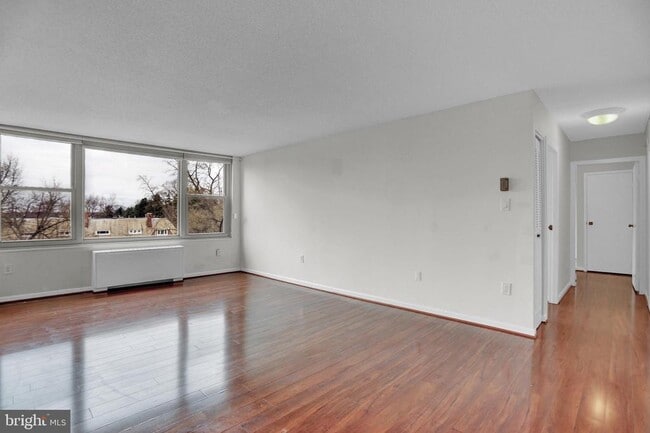 Foto del edificio - 4401 Roland Ave