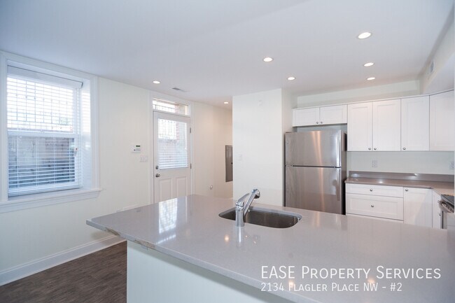 Building Photo - 2134 Flagler Pl NW