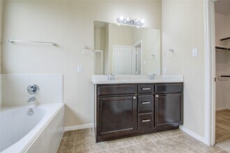 Building Photo - 8710 Austin Thomas Dr