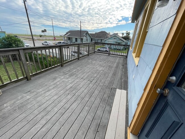 Foto del edificio - Ocean views from 250 sq ft deck- One bedroom