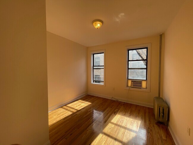 Building Photo - 460 W 149th St
