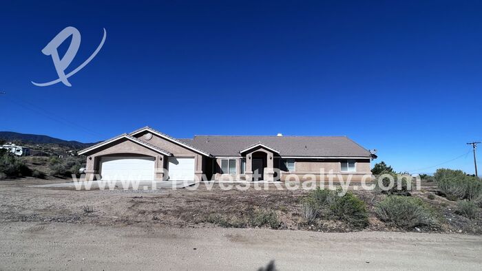 Primary Photo - Spacious 3 Bed, 2.5 Bath Home in Phelan Ho...