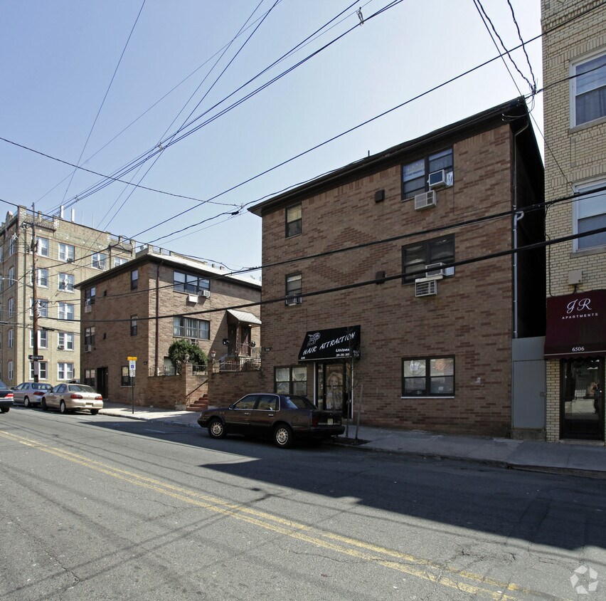 Primary Photo - 6508 Broadway