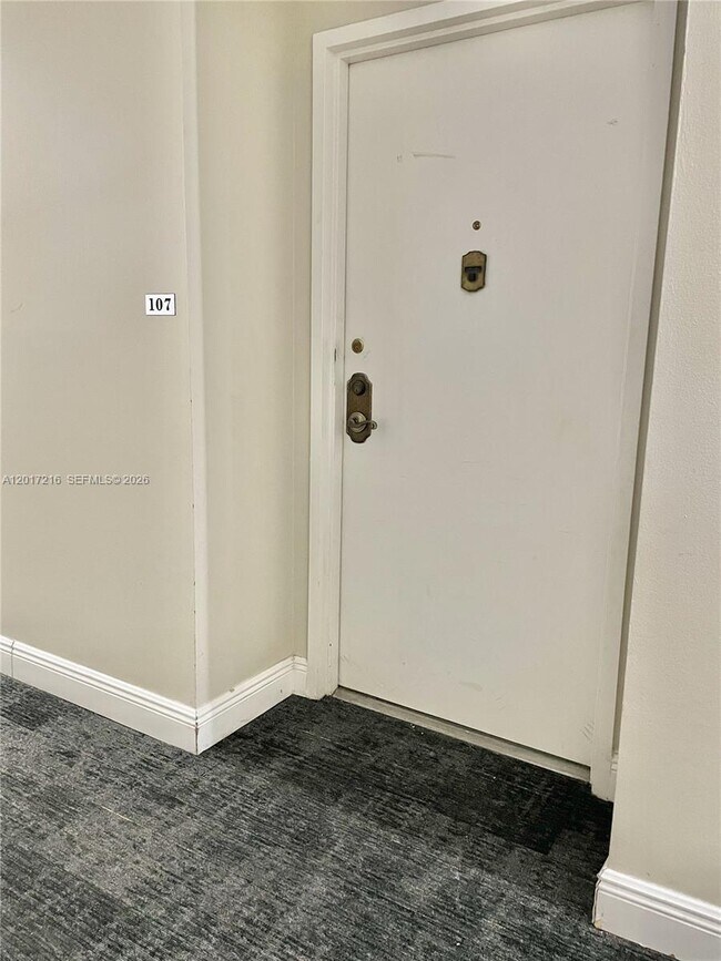 Foto del edificio - 2751 Taft St