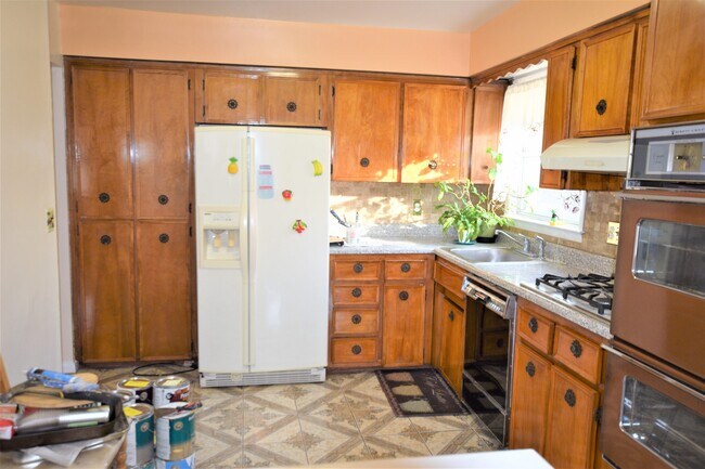 Foto del edificio - 42-65 65th Pl