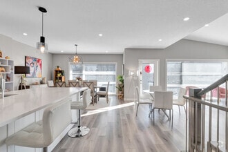 Building Photo - 205-35A 35a St SW