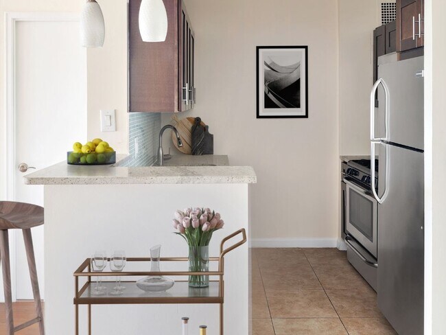 Foto del edificio - 104-60 Queens Blvd