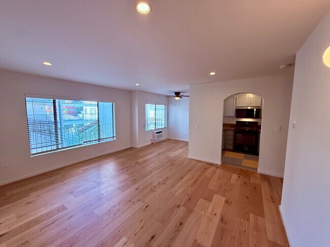 Unidad de sala de estar principal 207 - Mansfield Terrace Apartments