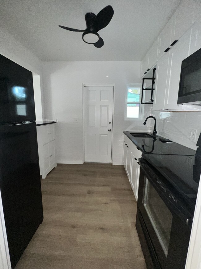 Building Photo - 1423 Asher Ln