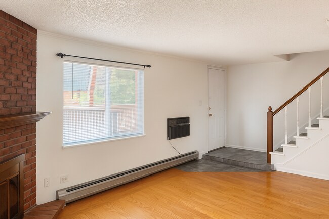 Foto del edificio - 5491 E Warren Ave