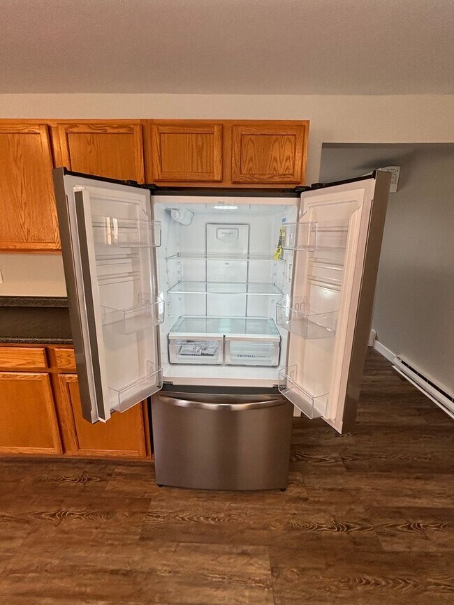 Foto del edificio - The Townhomes at China Lake LLC