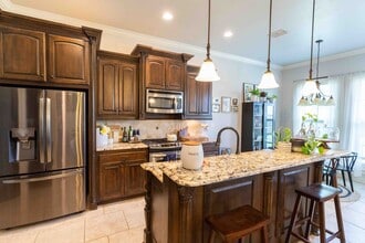 Building Photo - 309 Wood Springs