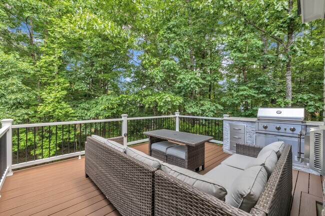 Foto del edificio - 617 Village Commons Ln