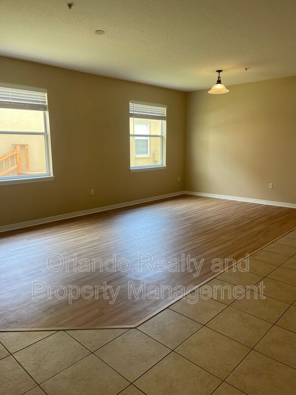Building Photo - 10466 Eastpark Lake Drive